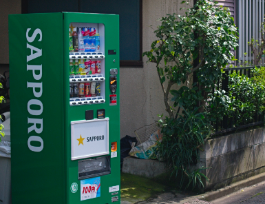 智能售货机的ARM工控硬件解决方案展示，图片内容涉及稳定高效的ARM边缘计算设备，用于智能售货系统的硬件配置和管理，强调其在智能化零售解决方案中的应用价值。